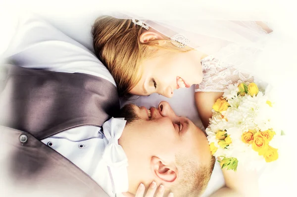 Hochzeit, glückliches Brautpaar — Stockfoto