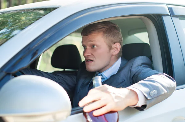 Condutor bêbado agressivo ao volante — Fotografia de Stock