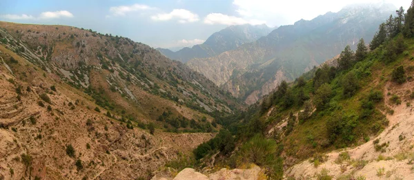 Mountain landscape in Uzbekistan — Stockfoto