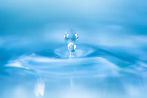 Goutte Eau Éclaboussure Dans Verre Couleur Bleue Plan Eau Qui — Photo