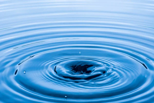 Water Drop Splash Glass Blue Colored Shot Water Dripping Reflecting — Stock fotografie