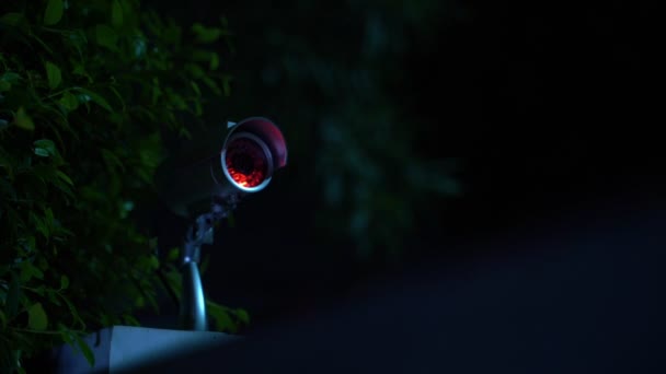 Licht Beveiligingscamera Bewaking Nachts Bescherming Politie Thuis Veiligheid Technologie Privacy — Stockvideo
