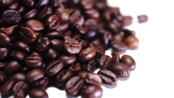 Vicino Chicchi Caffè Fragrante Chicchi Caffè Intera Composizione Scorre Lentamente — Video Stock