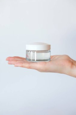 Boş ambalaj temiz kozmetik jel kavanozu kozmetik ürün tasarımı için beyaz arkaplan izole