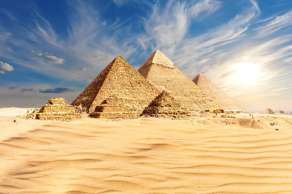 Die Pyramiden Von Gizeh Bei Sonnenuntergang Ägypten Die Hauptansicht — Stockfoto