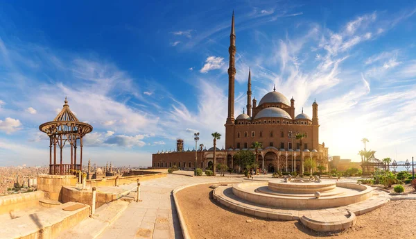 Velká mešita Muhammada Alího Paši nebo mešity Alabastru v Káhiře Citadela, Egypt — Stock fotografie