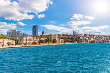 Dolmabahçe Sarayı ve Molla Celebi Camii, Boğaz, İstanbul.