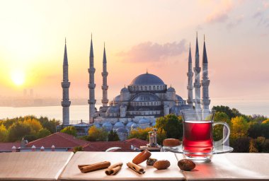 Mavi Cami ve İstanbul çayı ve tarçın çubukları ve tarihleri, Türkiye