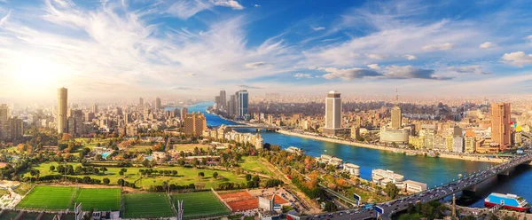 Beau panorama du Caire et du Nil d'en haut, Egypte — Photo