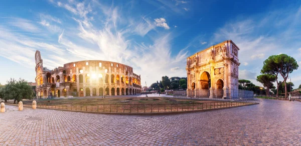 Шлях Між Аркою Константина Театром Колізей Рим Італія — стокове фото