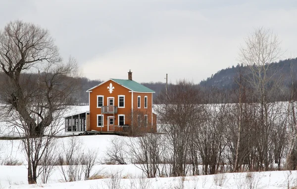 Winter scene of a country house — Stock Photo, Image