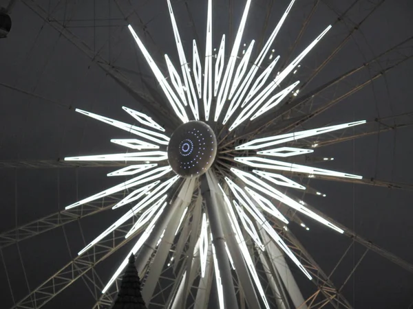 Lit Spokes Uma Roda Gigante Noite — Fotografia de Stock