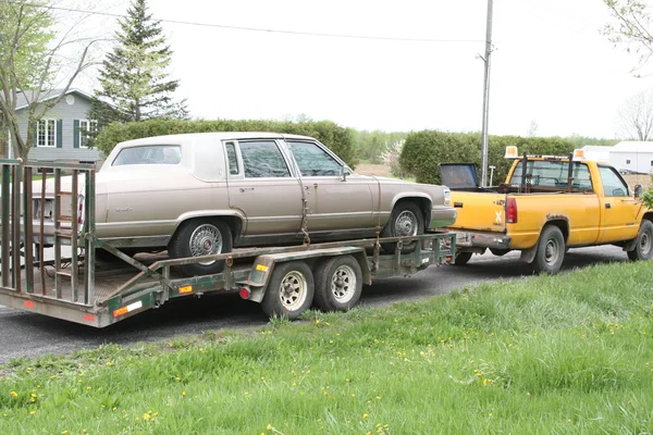 Cadillac on a flatbed — Stock Photo, Image