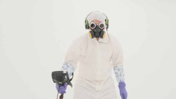 Clouse Del Hombre Traje Protección Química Blanca Máscara Gas Guantes — Vídeos de Stock
