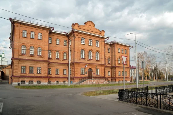 Yenisei Erkek Spor Salonunun Eski Binası 1886 Şimdi Ortaokul Kytmanov — Stok fotoğraf