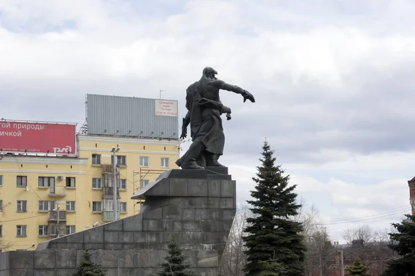 Пам Ятник Солдатам Уральського Добровольчого Танкового Корпусу Станції Єкатеринбурзі Похмурий — стокове фото