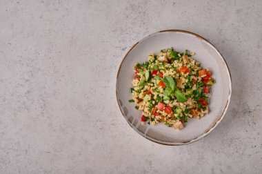 Tabbouleh salatası. Geleneksel Orta Doğu veya Arap yemeği