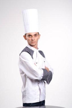 Beyaz tenli kadın şefin portresi.