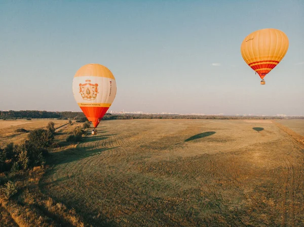Drone Aéreo Alta Altitude Vista Ampla Uma Coleção Balões Quente — Fotografia de Stock