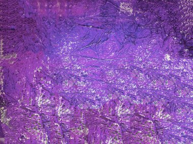 Paslı metal duvardaki kırık boyanın yakın plan ayrıntıları. Çatlamış eski metal dokusu. 