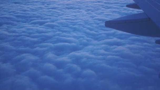 Вид с воздуха над облаками — стоковое видео