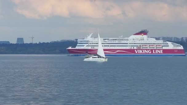 Arriver au port de Tallinn — Video