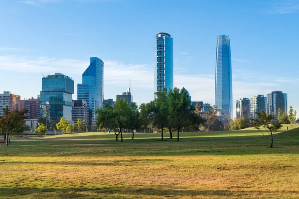 Skyline Budynków Dzielnicy Vitacura Providencia Parque Bicentenario Santiago Chile — Zdjęcie stockowe