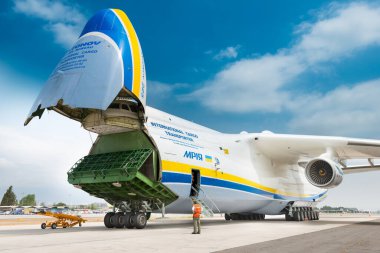 Santiago de Chile, Metropolitan Region, Şili, Güney Amerika - Antonov 225 AN-225 olarak da bilinir ve dünyanın en büyük uçağıdır..