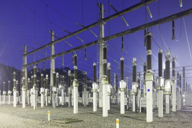 Geceleri elektrik santrali