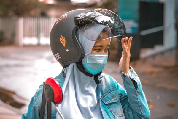 Malang Indonésie Avril 2021 Portrait Une Infirmière Hospitalière Moto Préparant — Photo