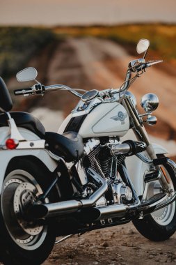 Lodz, Polonya - 23 Eylül 2020 Harley-Davidson Şişman Çocuk, motosiklet detayı. 