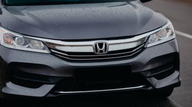 Rivne, Ukrayna - 03, 28, 2021: Honda Accord ön ızgara yeni modern otomobil tabelası logosu.