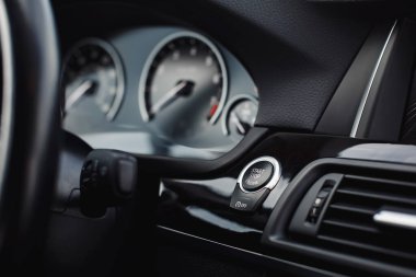 Motoru durdur modern yeni araba düğmesini başlat.