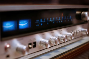 Analog stereo ses ayarı denetimi