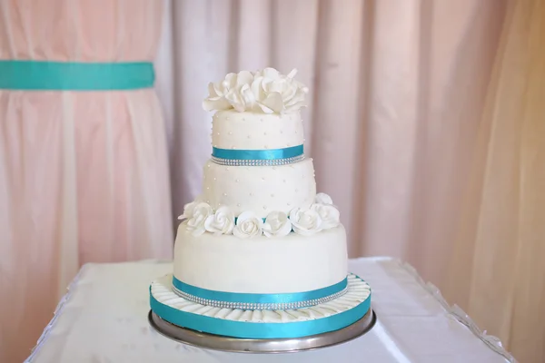 Magnifique gâteau de mariage — Photo