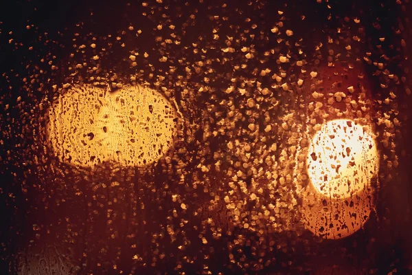 Imágenes abstractas Lluvia cae en el espejo por la noche. Toma Real Foc — Foto de Stock