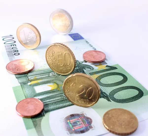 100 euro banknot euro sikkelerinde komple set stüdyo çekim.