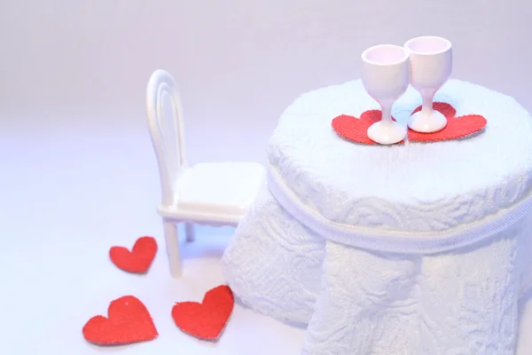 Bir kafede beyaz romantik tablo
