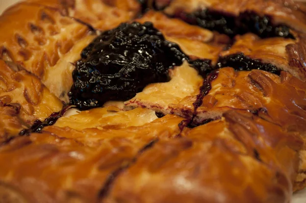 Yaban mersinli pasta