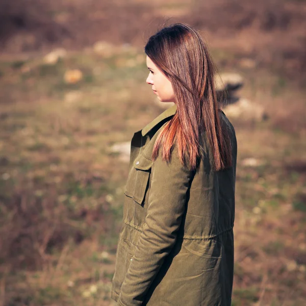 Fashion young woman outdoor portrait — Stock Photo, Image