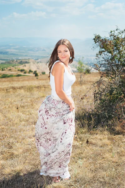 Young beautiful elegance smiling woman — Stock Photo, Image