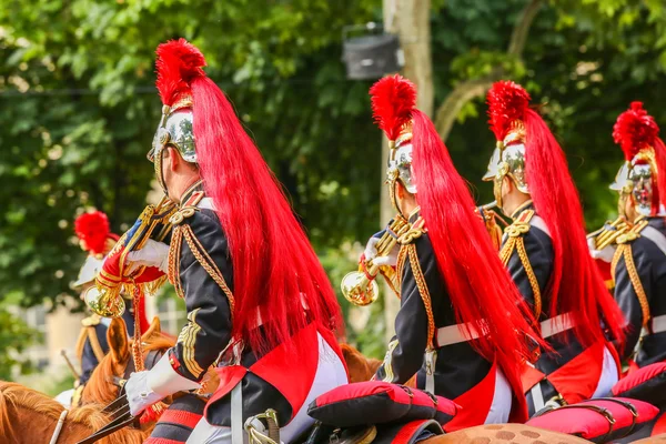 Guardas republicanos franceses durante o cerimonial do dia nacional francês em 14 de julho — Fotografia de Stock