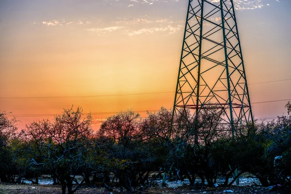 Torre Alta Tensione Sullo Sfondo Del Tramonto — Foto Stock