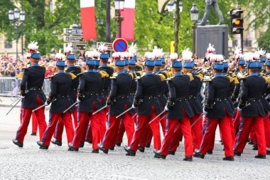 Kapat-uo tören sırasında askeri geçit