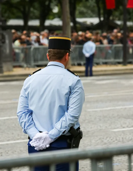 Gendarmeria nazionale durante la cerimonia della festa nazionale francese, Champs Elysee avenue . — Foto Stock