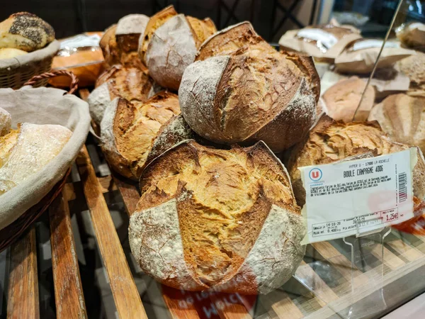 Puilboreau Francia Octubre 2020 Múltiples Variedades Pan Sección Panadería Supermercado — Foto de Stock