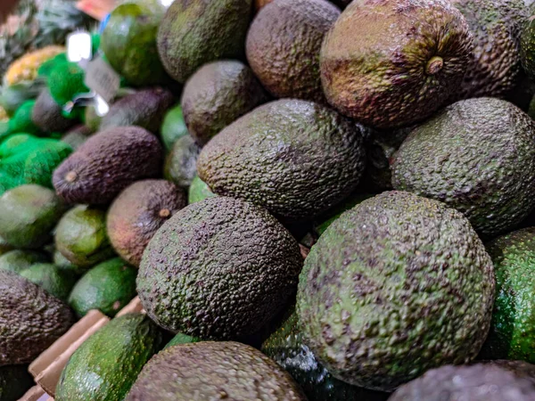 Selected Focus Group Fresh Avocados Sell Market — Stock Photo, Image