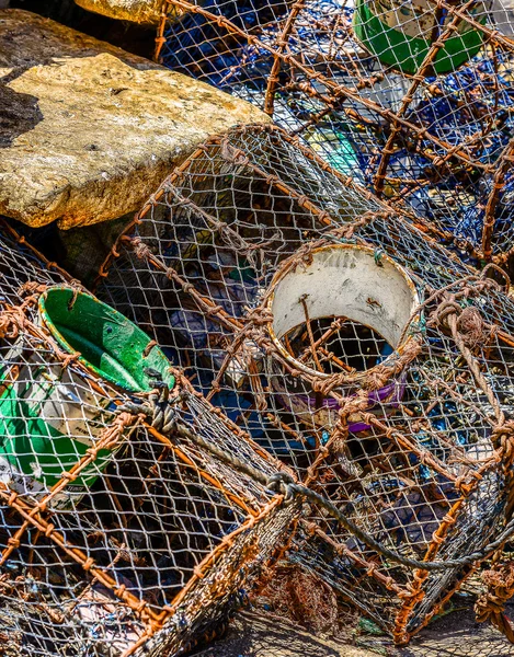 Taquilla de pesca artesanal una encima de la otra —  Fotos de Stock