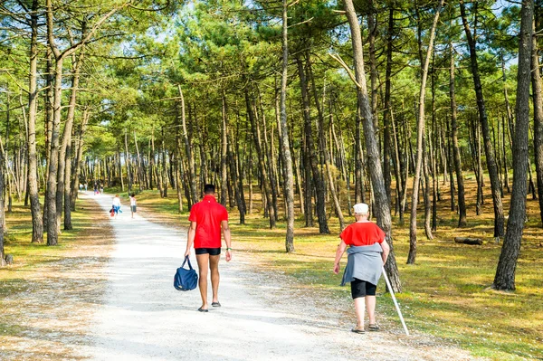 Talking a walk in the park — Stock Photo, Image