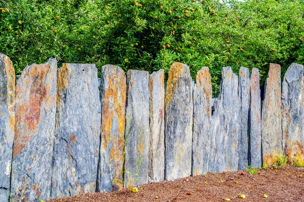 Pukulan alam terhadap dinding batu tulis — Stok Foto